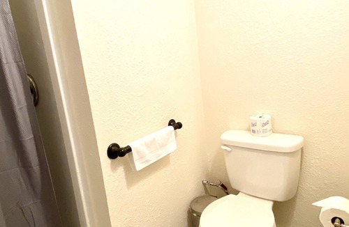 Alderwood Manor Apartment | The Sever: Studio Guest Suite