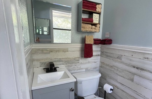 Grand Saline Apartment | The Shabby Shack