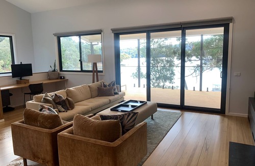 Taylor Bay House | The Shack 2.0 - Lake Eildon