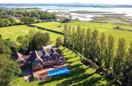 Hayling Island House | The Shallows by inspirestays-com