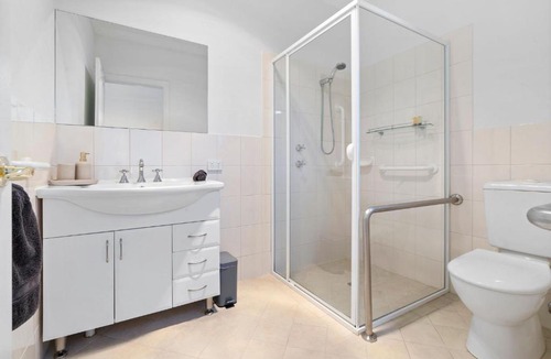 Renmark Apartment | The Shamrock House A