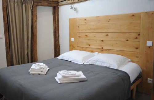 Pommeuse Bed & Breakfast | The sheepfold at Château de Pommeuse Ch. Aulne