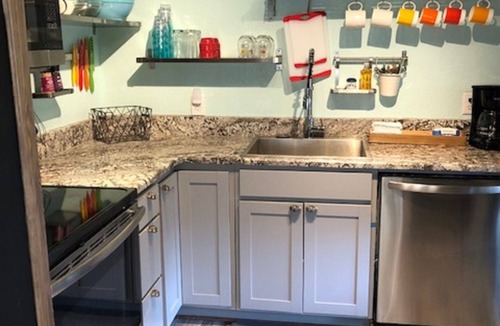 Port Aransas House | The Shell Cabin is a place to relax and enjoy the beach!