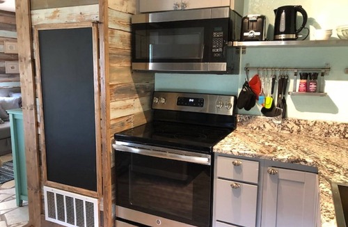 Port Aransas House | The Shell Cabin is a place to relax and enjoy the beach!