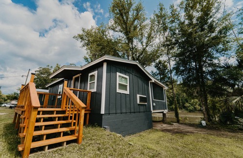 Wewahitchka Cabin | The "Shellcracker" on the Cutoff