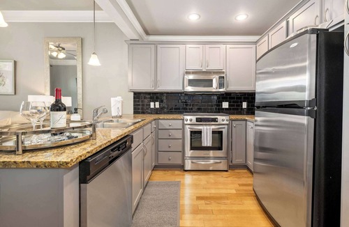 Fayetteville Condo | The Sheltering Sky - Walk to Dickson St and UofA