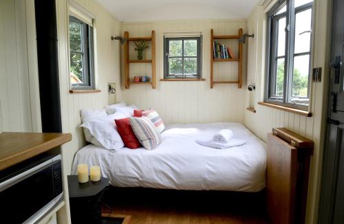 East Ashling House | The Shepherd's Hut @ Chichester Cottage