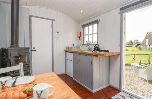 Nettleton House | The Shepherds Hut