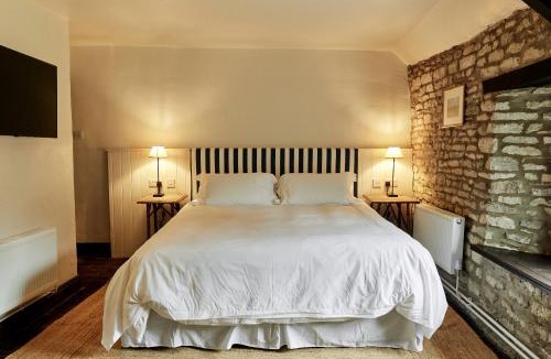 Northleach Hotel | The Sherborne Arms