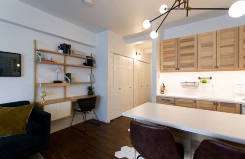 Milton Park Apartment | The Sherbrooke Suite 103