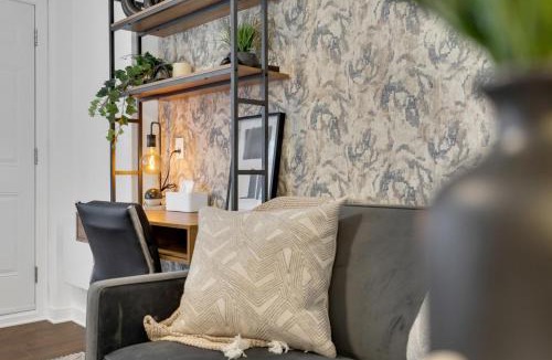 Milton Park Apartment | The Sherbrooke Suite 101