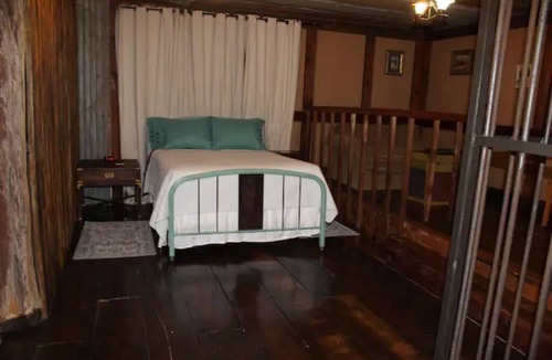 Morgan Mill Cottage | The Sheriff's Office-@Rooms at The Oak Dale