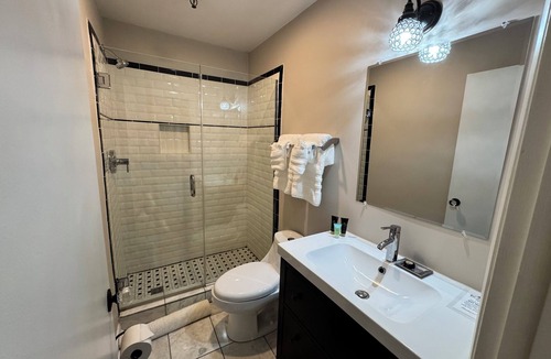 Batesville Hotel | The Sherman Inn