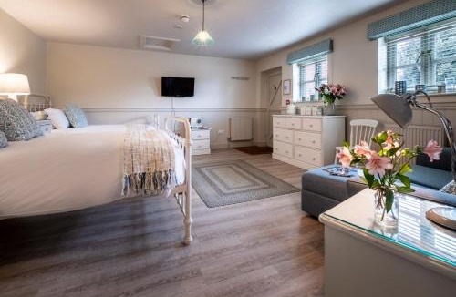 Dunwich House | The Ship At Dunwich