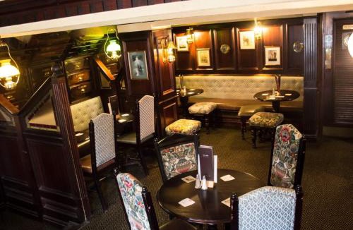 Chelmsford Hotel | The Ship