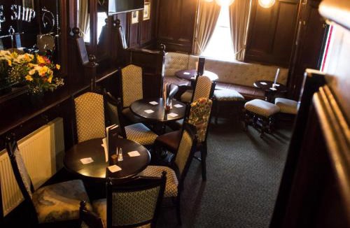 Chelmsford Hotel | The Ship