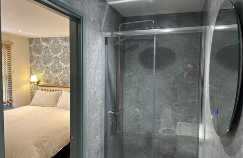 Chelmsford Hotel | The Ship