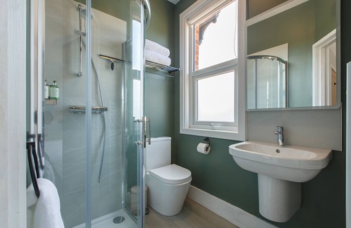 Weybourne Bed & Breakfast | The Ship Inn