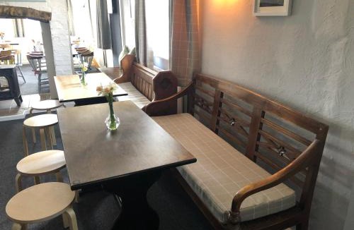 Upper Framilode Hotel | The Ship Inn - Self Catering Accommodation