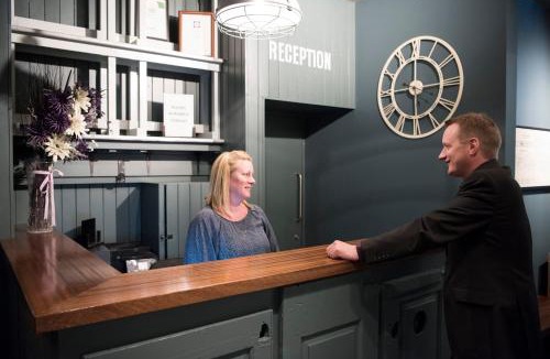 Chatham Hotel | The Ship & Trades