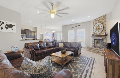 Alamogordo House | The Shiprock House