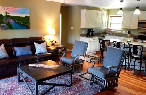 Calico Rock House | The Shoals Lodge-Amazing White River views!