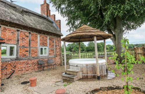 Sugnall House | The Shooting Folly