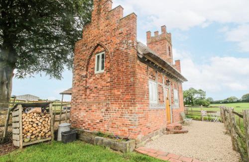 Sugnall House | The Shooting Folly