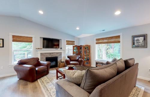 Manzanita House | The Shore Pine