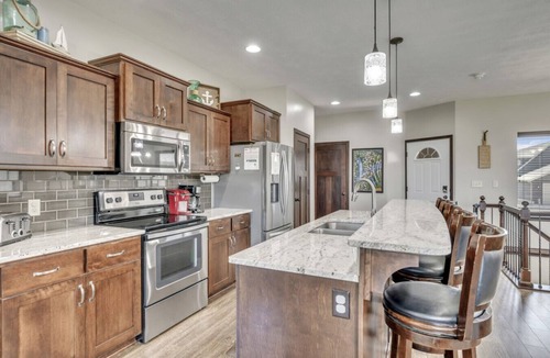 Spirit Lake House | The Shore Thing at Bridges Bay Resort (Formerly Boji Paradise)