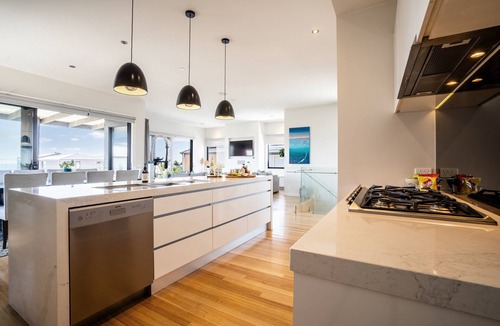 Curlewis House | The Shoreline Escape