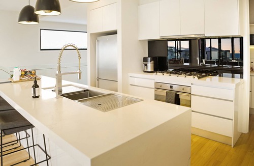 Curlewis House | The Shoreline Escape