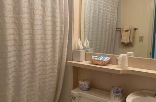 Grand Marais Hotel | The Shoreline Inn