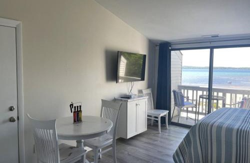 Acme Resort | The Shores