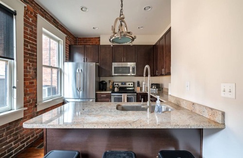 Short North House | THe Short North Pearl - Free parking