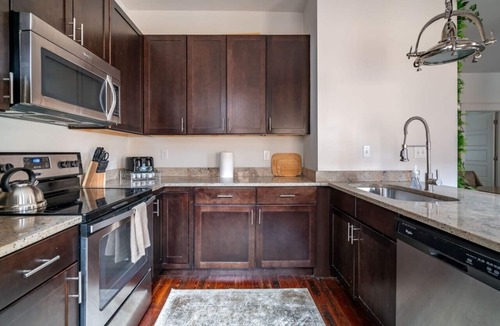 Short North House | THe Short North Pearl - Free parking