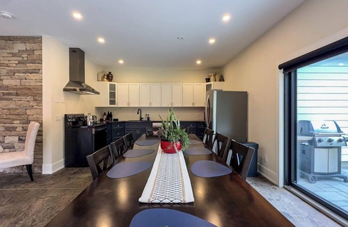 Bluewater Cottage | the Signal, New Cedar Sauna!