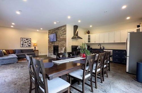 Bluewater Cottage | the Signal, New Cedar Sauna!
