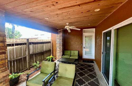 Lake Alfred House | The Signature Orange Grove Suite