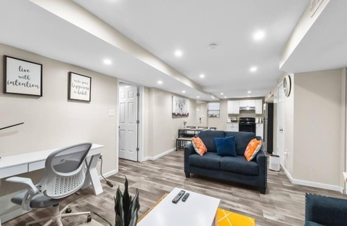 Silver Spring Apartment | The Signature Suite