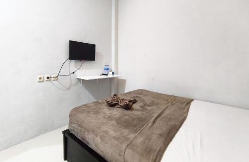 Mataram Hotel | The Silas Room Mitra RedDoorz