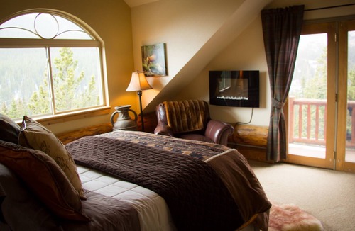 Saint Mary's Bed & Breakfast | The Silver Lake Lodge