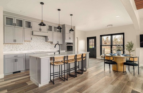 Lansing House | The Silversands Lakehouse