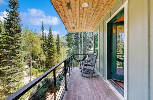 Salt Lake Mountain Resorts Cabin | The Silverstrike mountain cabin with hot tub, in Brighton