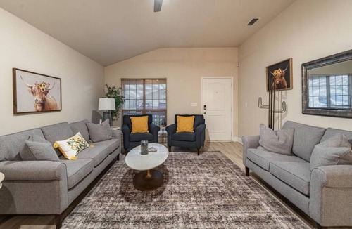Lubbock House | The Silverwood - 3BR/2BA - South LBK
