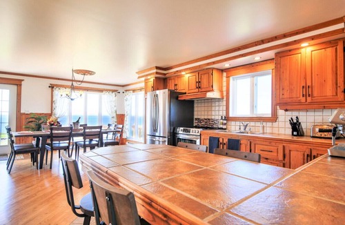 Caplan House | The Simeon - Upscale Bay Views by Doorbed
