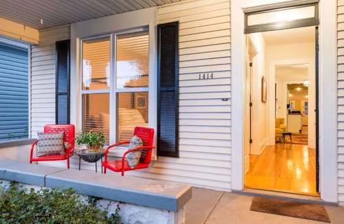 Germantown House | The Single Barrel - Deck, Fire Pit, Hot Tub, Games