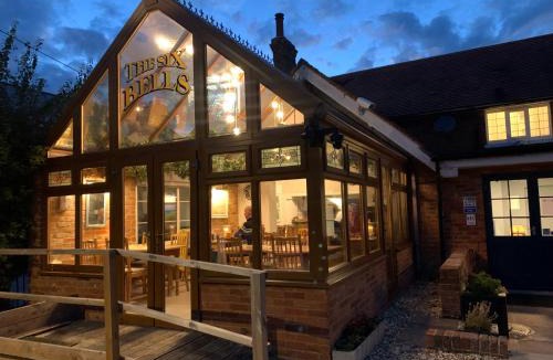 Beenham Hotel | The Six Bells