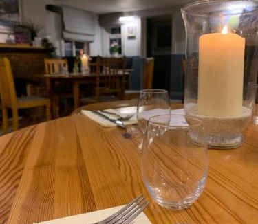 Beenham Hotel | The Six Bells