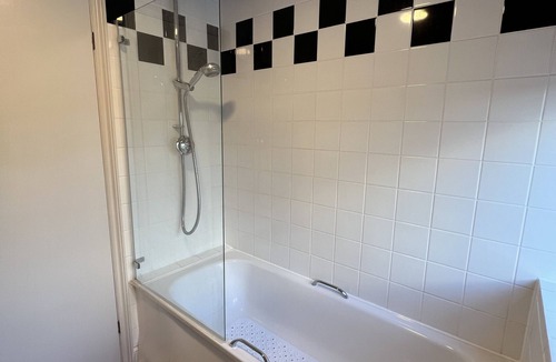 Beenham Bed & Breakfast | The Six Bells